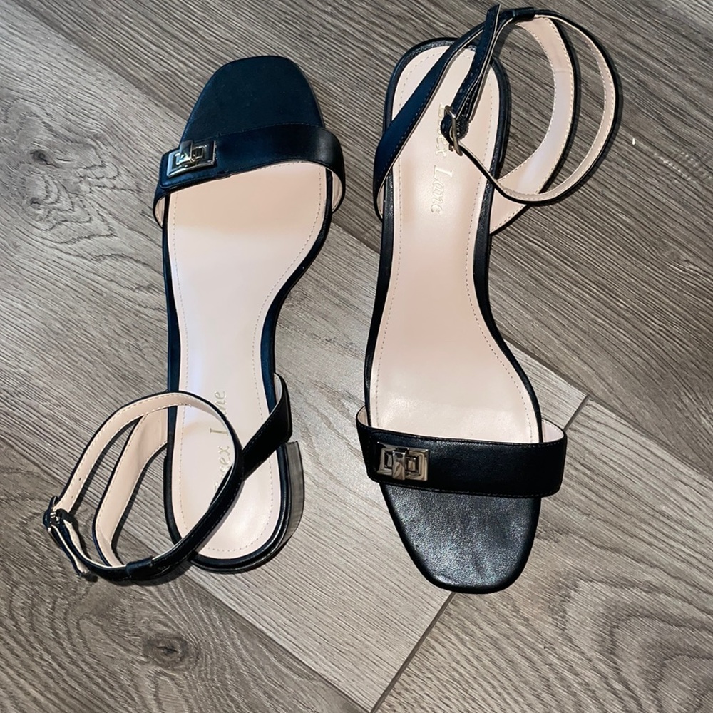 ESSEX LANE WOMENS black heel size 9 1/2